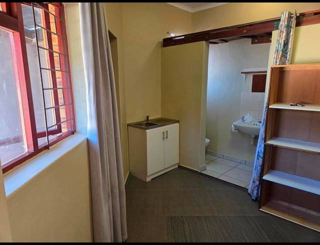 1 BEDROOM PROPERTY TO RENT IN PLATTEKLOOF 3